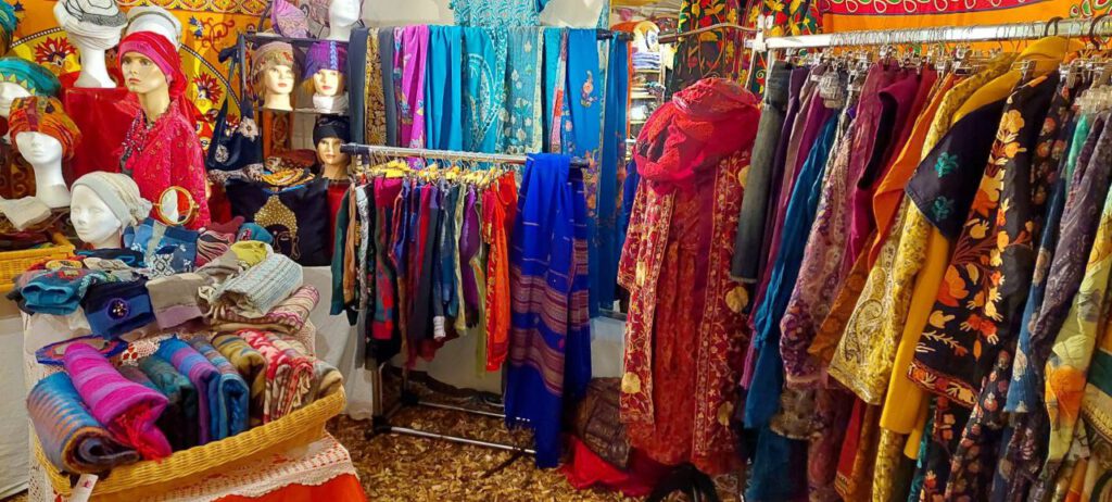 Morgana-rot - upcycle Art & Design